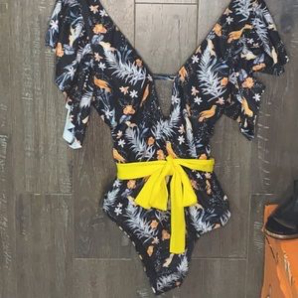 NWT TeLaura Swimsuit Super Cute